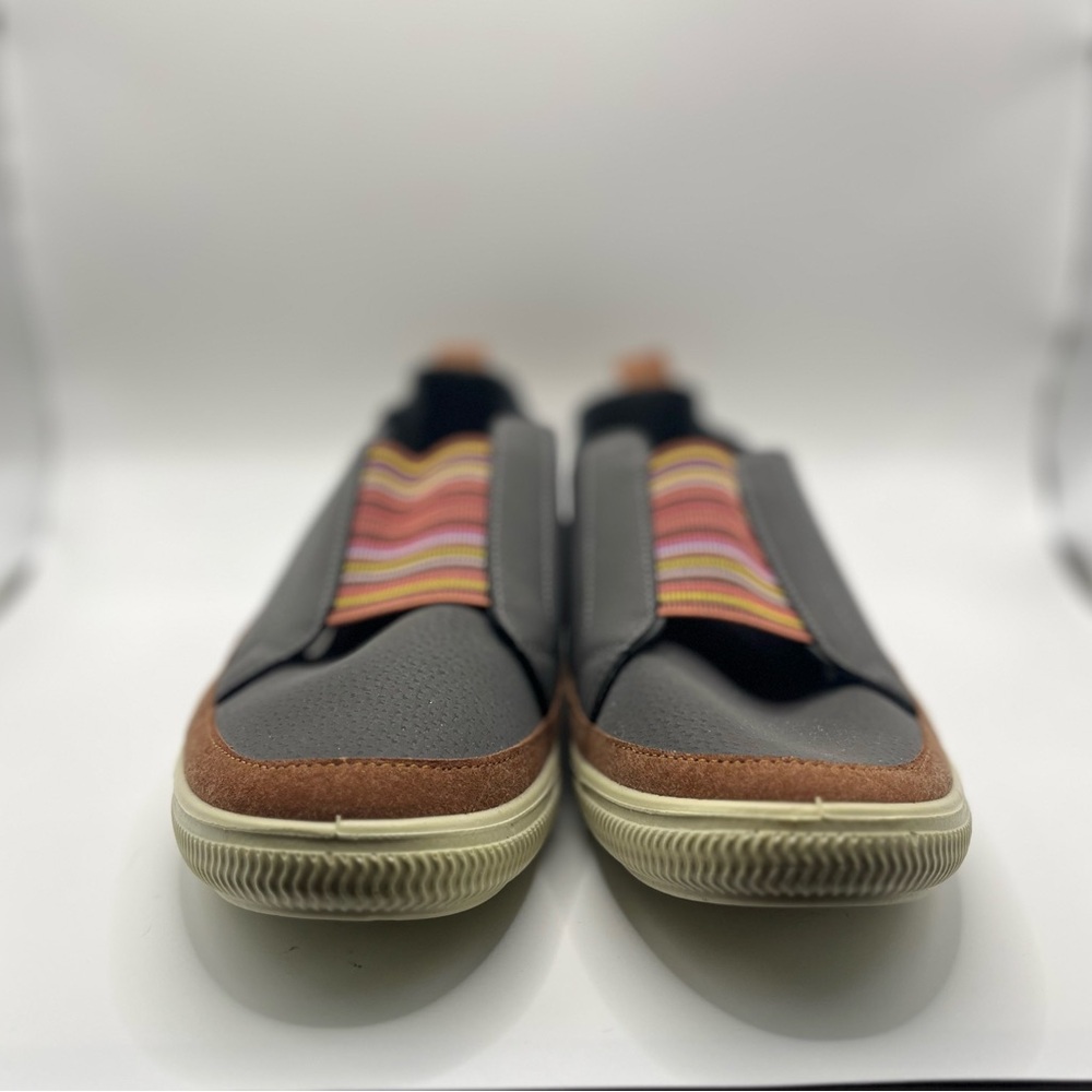 Women's Slip-On Sneakers in Gray with Brown Trim and Multicolor Elastic